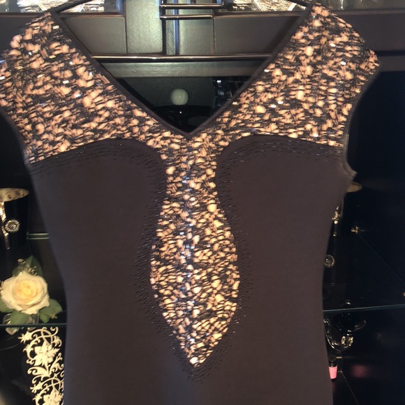 Beautiful black and gold short dress - Picture 2 of 3